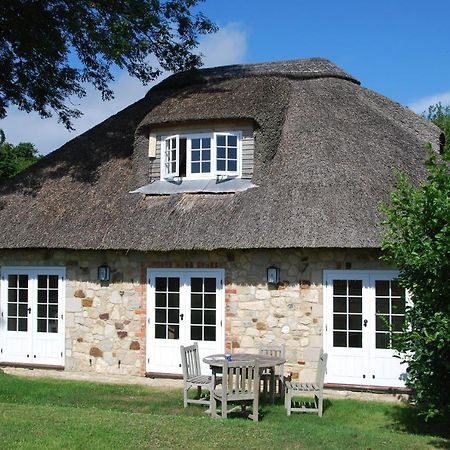 The Lodge: Adorable, Romantic Thatched Cottage Freshwater Exterior photo