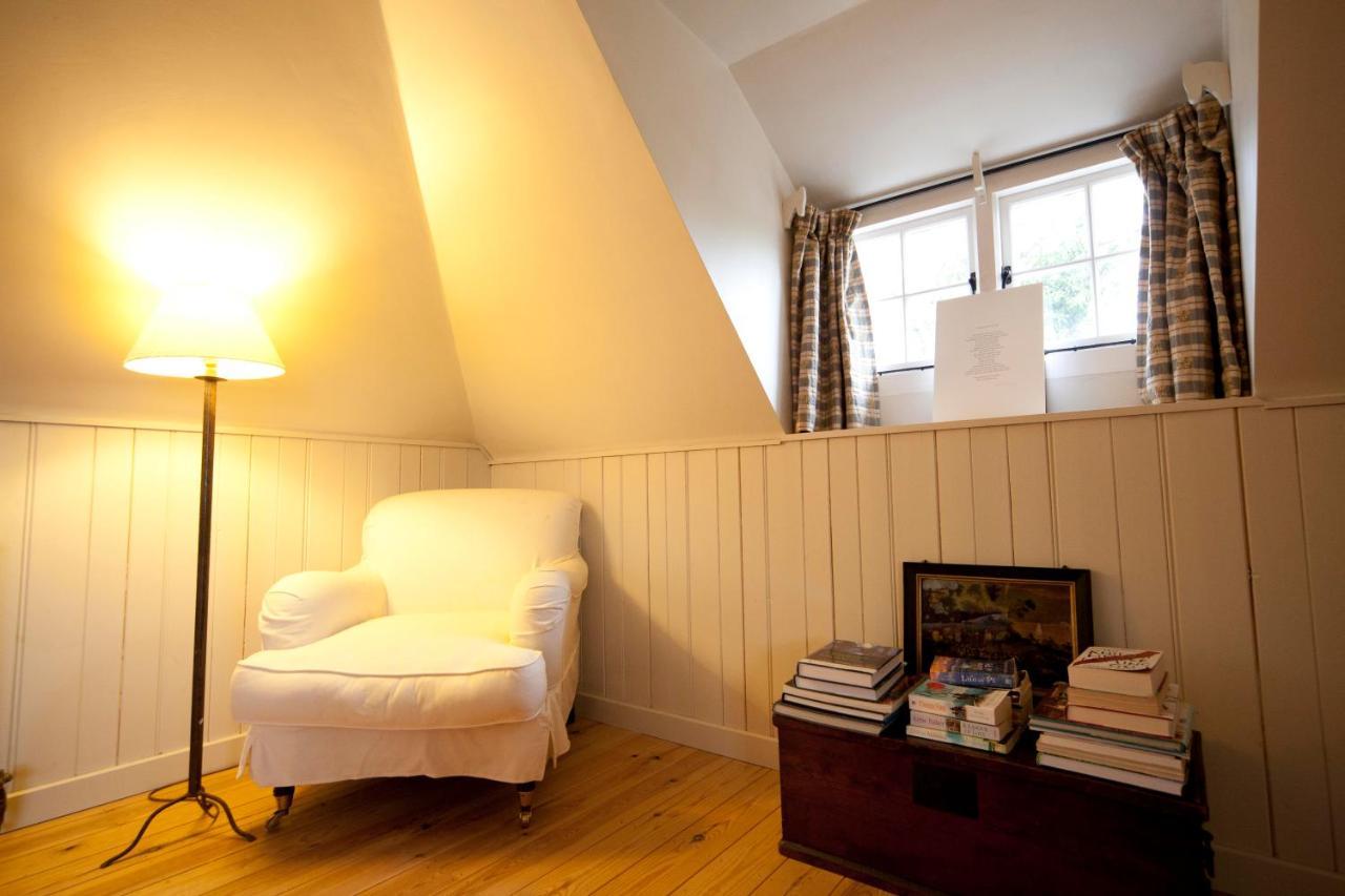 The Lodge: Adorable, Romantic Thatched Cottage Freshwater Exterior photo